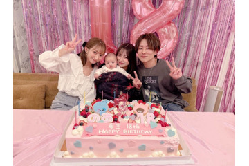 辻希美、夫婦で娘2人を挟んで記念撮影！長女・希空18歳の誕生日会を報告「頑張って行こうね」 画像