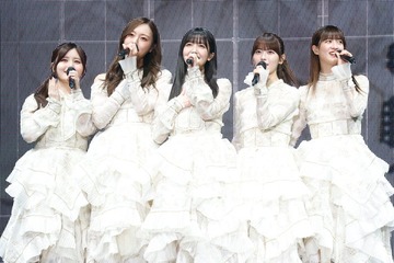 乃木坂46梅澤美波が涙のメッセージ「私たちはいつだって味方」「これからは自分の幸せを生きて」【久保史緒里卒業コンサート】 画像
