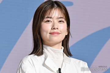 小芝風花、美背中大胆見せショットにファン二度見「大人の色気がダダ漏れ」「ギャップがすごい」 画像