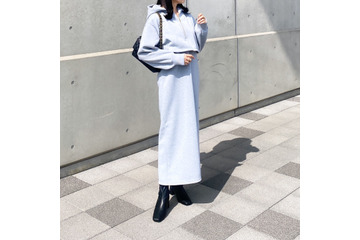 スウェットのカジュアルをきれいめに昇華！爽やかさ満点の着こなし【40代の毎日コーデ】 画像