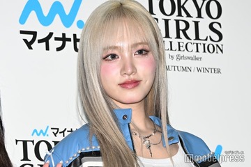 IVEリズ、キャミワンピ姿で美背中見せ「女神降臨」「背中まで美しすぎる」の声 画像