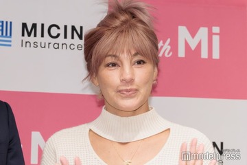 梅宮アンナ、父・辰夫さんの命日に思い出の写真公開「愛が溢れてる」「家族思いなの伝わる」の声 画像