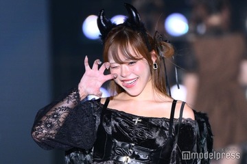 YouTuberになに「港区で飲んでる女みたいな格好」半袖ニット×ショーパンから美脚チラリ 画像