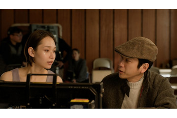 二宮和也＆白本彩奈、CM初共演で“カントクと選手”に ハードル挑戦し抜群の運動神経発揮 画像