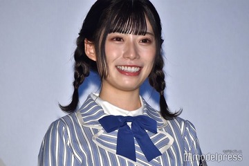元日向坂46東村芽依、ミニスカ黒タイツで美脚際立つ「冬コーデ似合う」「透明感溢れてる」の声 画像