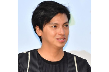 アレク、長男・長女・次女が揃ったほっこりSHOTに反響「激カワ」「可愛いチビーズ」 画像