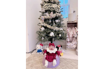 「可愛い」辻希美、生後4ヶ月次女がクリスマス風におめかしした姿にメロメロ「写真撮影しました」 画像
