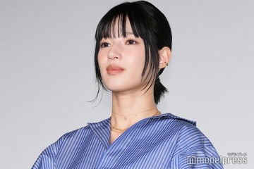 石井杏奈、ミニ丈×ニーハイブーツで美脚披露「爽やかで似合う」「おしゃれなコーデ」の声 画像