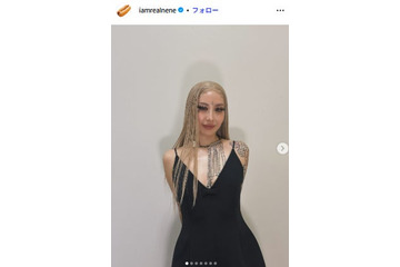 ラッパー・NENE、結婚発表 イケメン夫との密着キスショットに反響続々「美男美女で絵になる」「映画のワンシーンみたい」 画像