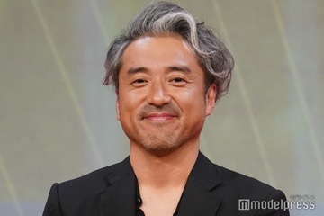 ムロツヨシ、元日の街頭インスタライブで人気俳優と遭遇 ファン騒然「元日からランニングしてるのすごすぎ」「トレーナーでもスタイル抜群」 画像