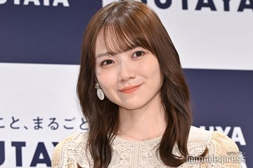 乃木坂46田村真佑、タイトミニワンピから素足全開「女神級の美しさ」「圧巻のスタイル」の声 画像