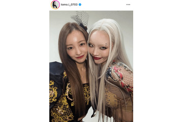 板野友美、ちゃんみなと紅白の舞台裏でパシャリ「実は前住んでたお家がご近所さんで」 画像