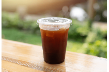 海外のカフェで…アイスコーヒーを注文すると…次の瞬間、まさかの提供方法に「え、自分で入れるの」 画像