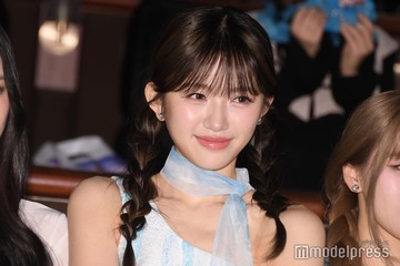 元ME:I加藤心、X開設 メガネ姿で振り向く近影公開 画像