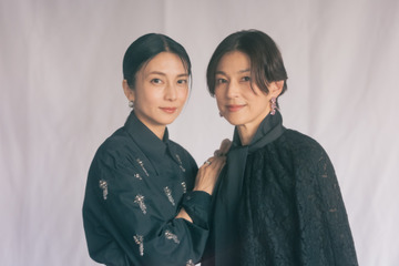 【柴咲コウ×鈴木保奈美インタビュー】芸能界の裏側を舞台に確執や闇を描くセンセーショナルな作品に「今の自分だからこそ挑めた」理由 画像