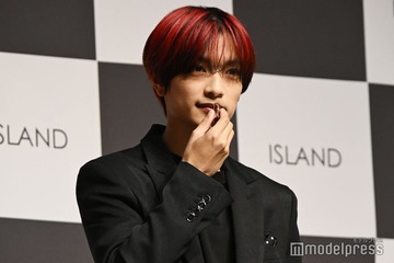 なにわ男子・高橋恭平、“モテる秘訣”を語る 報道陣の大量シャッターに照れ笑い 画像