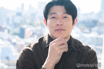 鈴木亮平、松山ケンイチと“2人で演じる主人公・早瀬役”難しさ語る【日曜劇場「リブート」インタビュー後編】 画像