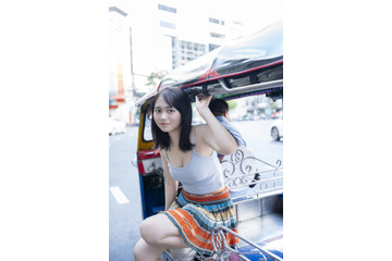 蓬莱舞、美谷間チラリの肌見せSHOTにドキッ！タイを舞台に抜群スタイルで魅せる 画像