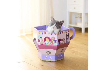 猫がすっぽり入る！映画『ふしぎの国のアリス』デザインの「ティーカップ型の猫の爪とぎ」1月26日販売開始 画像