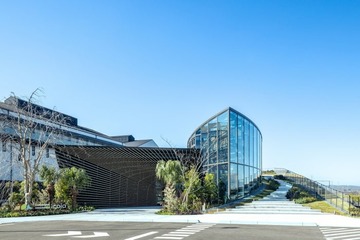 スタバ×霧島酒造コラボ施設、宮崎に1月27日開業 ドライブスルー対応カフェや植物園、屋上庭園完備 画像