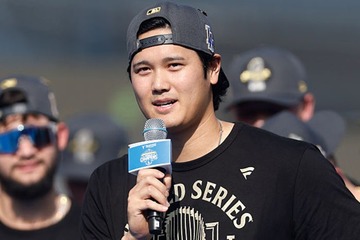 大谷翔平選手＆真美子夫人、ドレスアップ2ショットが話題 笑顔で寄り添う姿に「ムービースターみたい」「そろってスタイル抜群」の声 画像