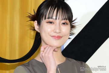 恒松祐里、共演女優の編み物作品“バナナケース”披露「デザイン秀逸」「イニシャル入りで素敵」と反響 画像