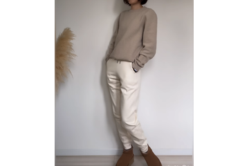 ユニクロの暖パンなら、アウトドアも怖くない。真冬の外遊びを快適に過ごす大人の防寒スタイル【40代の毎日コーデ】 画像