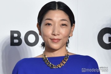 安藤サクラ、映画監督の姉との2ショット公開「遺伝子すごい」「圧倒的オーラ」と反響 画像