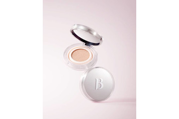 BANILA CO、第三のハイライター「デューブーストクッションハイライター」登場 画像