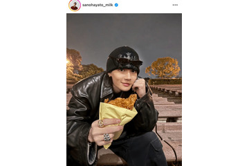 佐野勇斗、思い出の味を満喫する自然体SHOTにファン歓喜「かっこよすぎ」「ドカめろ」 画像