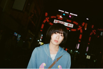 たどり着いたのは歌舞伎町のトー横広場…いったい、彼女に何が起きたのか　森七菜主演『炎上』予告編 画像