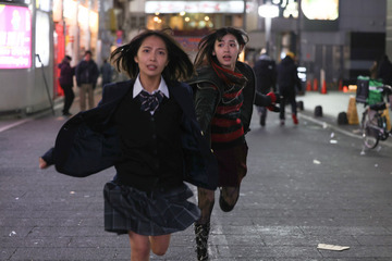 秋葉恋監督が明かす、寺本莉緒と池田朱那の“必然” 『東京逃避行』場面写真 画像