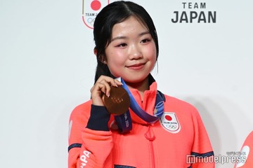 “首傾げポーズ”話題・フィギュア中井亜美選手、五輪初出場も「緊張なく滑れた」3年後の次回大会に向け意気込み「楽しみながらいい結果を出せたら」【TEAM JAPAN 帰国時記者会見】 画像