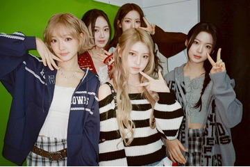 IVE妹分・KiiiKiii、お忍びで東京・原宿に 日本プリクラを体験 画像