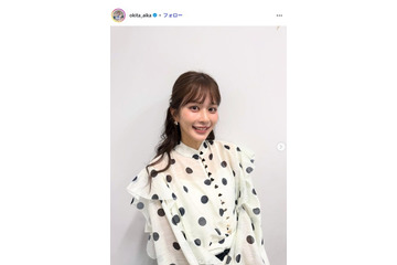 沖田愛加アナ、美脚輝くミニスカ衣装姿にファン歓喜「春らしくて素敵」「可愛すぎ」 画像