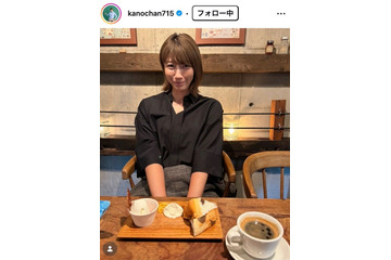 狩野舞子、美脚透けるスカートコーデに視線集中「漂う気品と色気」「スタイル抜群」 画像