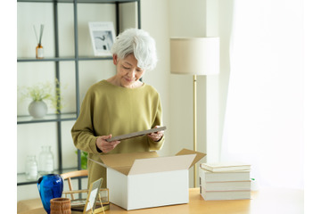 夫が亡くなったことを忘れてしまった！？「お父さんはまだ会社？」「お父さんの服がない！」認知症の義母に現れた異変。どう対応すれば？ 画像