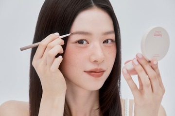 ファミマ限定コスメ「hana by hince」初のアイブロウペンシル登場 ティントにも春色3カラー追加 画像