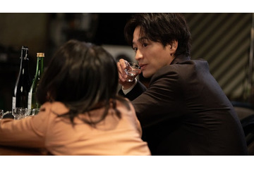 大胆描写話題のドラマ、オフィスでの“2分間”濃厚ラブシーンにネット騒然「色気爆発」「外では観られない」【セフレの品格 ドラマ版 SEASON2】 画像