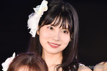 元AKB48メンバー、美脚ライン輝く透け感タイツ×ショーパン姿に熱視線「完璧スタイル」「脚長い」 画像