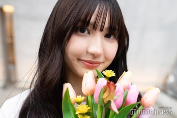 仮面高校生の妹で話題・すなずりかりん、へそ出しキャミから美スタイル披露「くびれ綺麗」「反則級の可愛さ」 画像