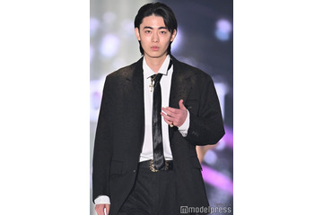 豊田裕大、ブラックコーデで色気漂う クールな眼差しに会場沸く【TGC2026 S/S】 画像