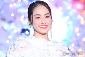 平祐奈、色白美肌際立つキャミ姿に反響「まるで天使」「最強スタイル」 画像