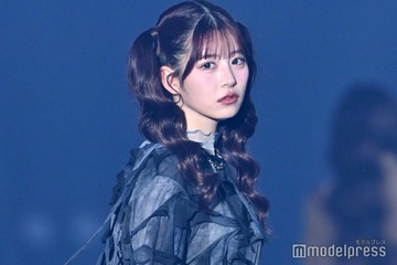 ＜FRUITS ZIPPERまとめ＞月足天音、ツインテール×デニムミニスカの甘辛スタイリング 圧巻ランウェイに視線釘付け【IDOL RUNWAY COLLECTION 2026】 画像