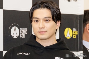実写版「ONE PIECE」ゾロ役・新田真剣佑、逞しい上腕二頭筋披露 撮影オフショットに「筋肉すごすぎる」「大迫力で感動」と反響 画像