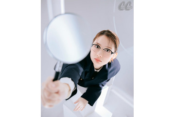 畑芽育、コナン風コーデで「CanCam」登場 超特急カイら人気芸能人が“コナン愛”語る 画像