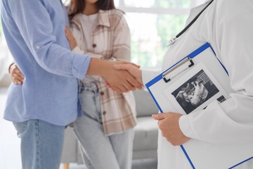 がんサバイバーの妊孕性温存最前線。体への負担を抑えながらの治療により、40代で出産したケースも【医師に聞く】 画像