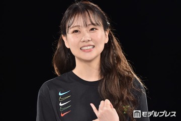 重盛さと美「黒髪復活」印象一変の新ヘア披露「清楚で綺麗」「大人の女性」と反響 画像