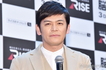 ますおか岡田、成長した息子の姿公開 映画館での写真に「イケメン親子」「2人ともおしゃれ」の声 画像