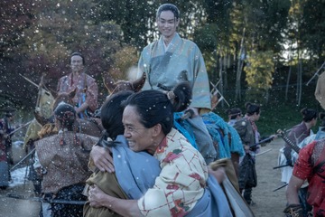 嫁いでも、兄が忘れられないお市の方。一方、「潔く死んで満足するのは侍だけだ」小一郎の言葉が突きつけた現実は【NHK大河『豊臣兄弟！』11話】 画像